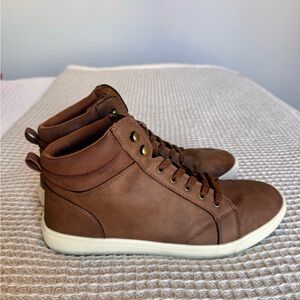 Goodfellow men’s chukka boots size 11. Barely worn!